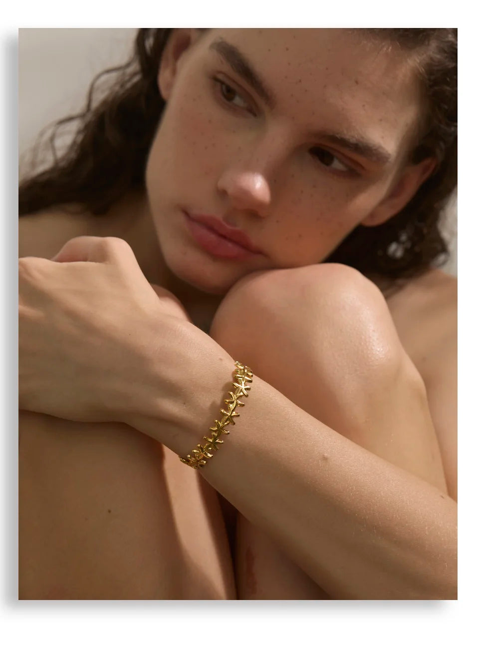Shell Star Geometric Bracelet — Gold-Plated Stainless Steel with Shell · PS2123