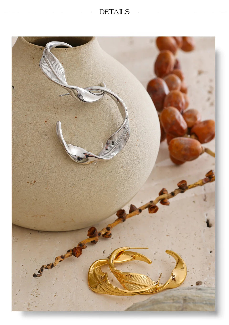 Geometric earrings in gold-plated stainless steel.