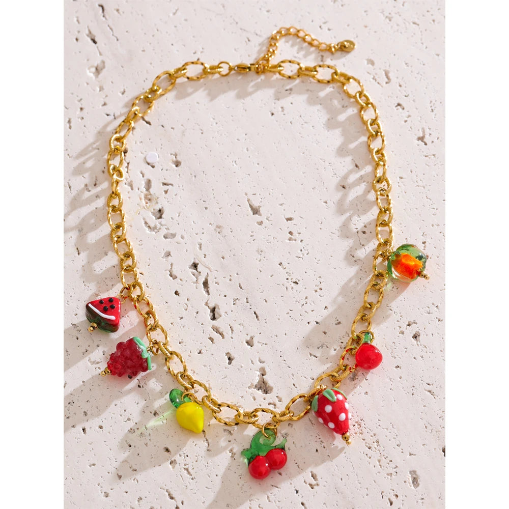 Geometric necklace in gold-plated stainless steel.