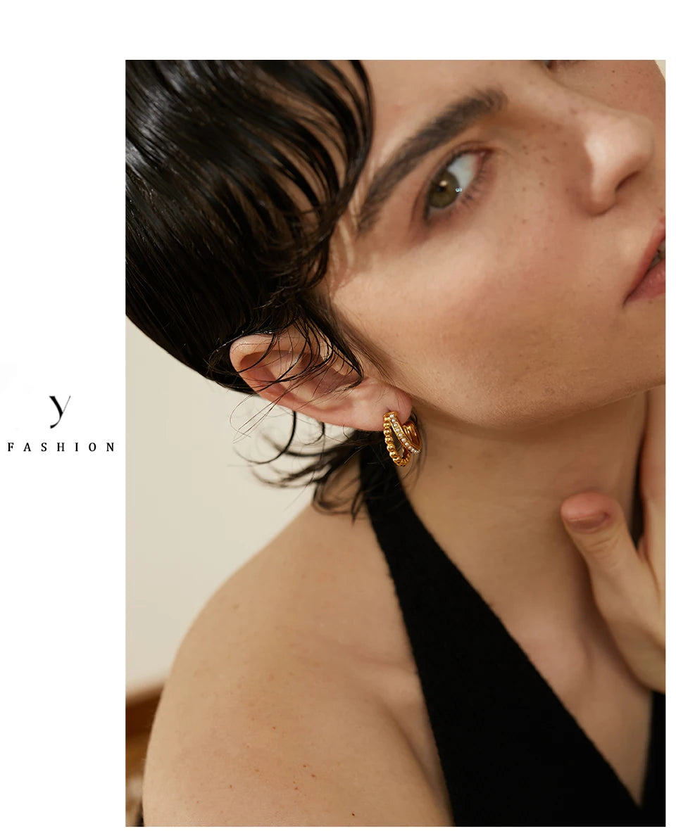 Pearl vintage geometric earrings in 18K gold-plated stainless steel with pearl.