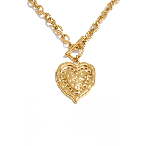 Gold-plated stainless steel necklace featuring a heart pendant.