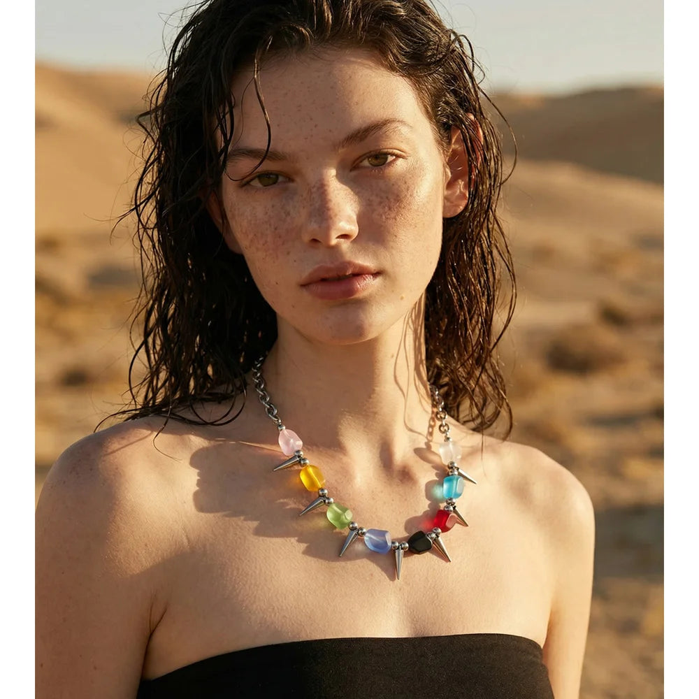 Acrylic natural stone multi-color necklace in gold-plated stainless steel with natural stone and acrylic.