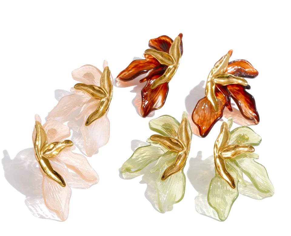 Green resin acrylic earrings in gold-plated stainless steel with resin and acrylic.