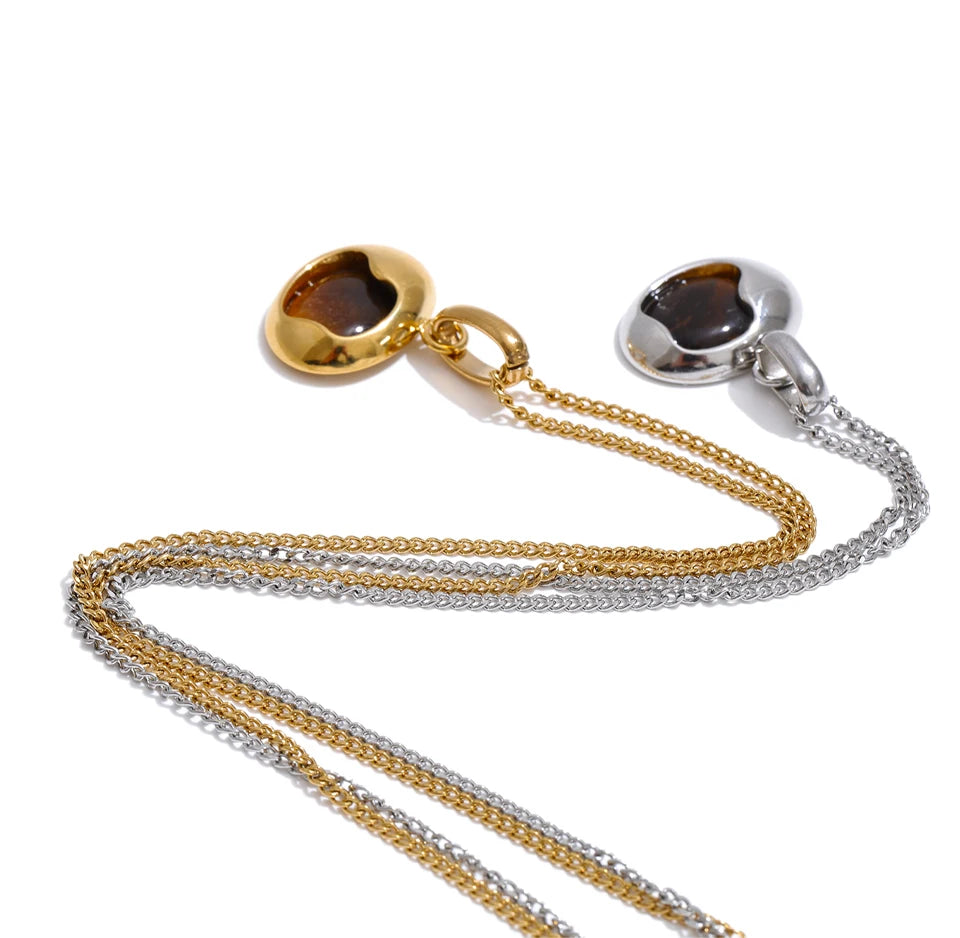 Natural stone geometric necklace in gold-plated stainless steel with natural stone.