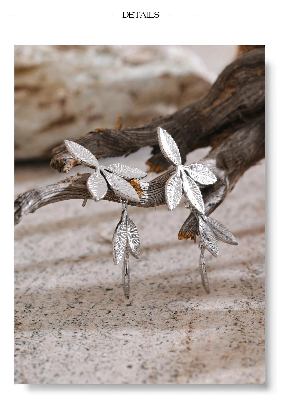 Geometric earrings in gold-plated stainless steel.
