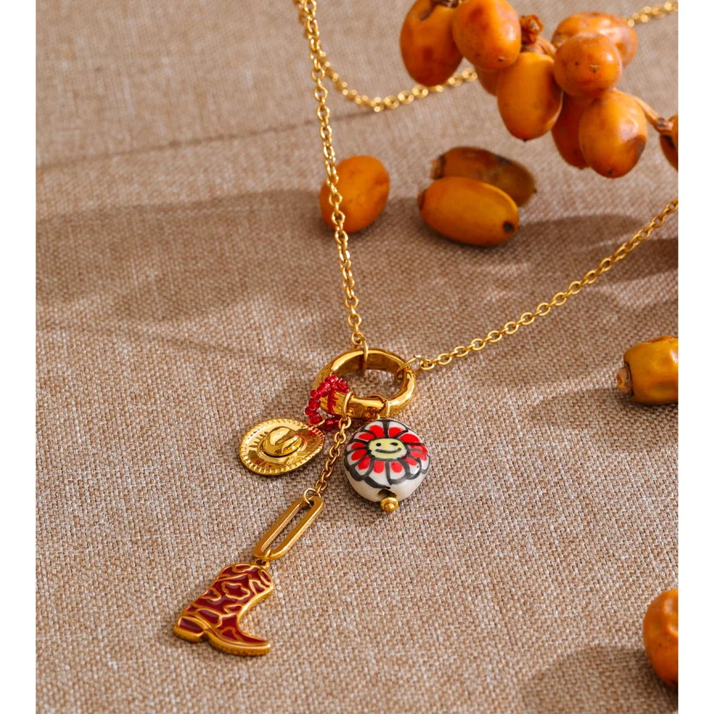 Flower geometric necklace in gold-plated stainless steel.