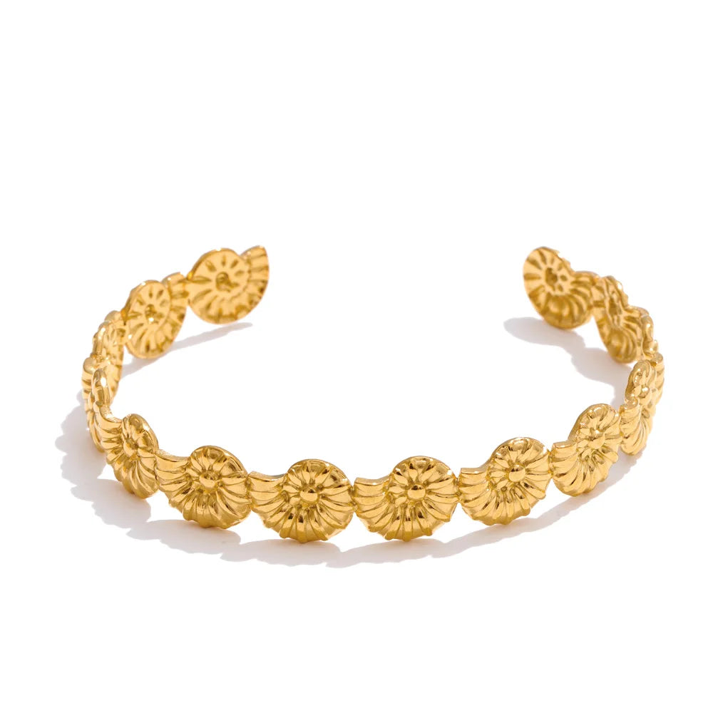 Shell Star Geometric Bracelet — Gold-Plated Stainless Steel with Shell · PS2123