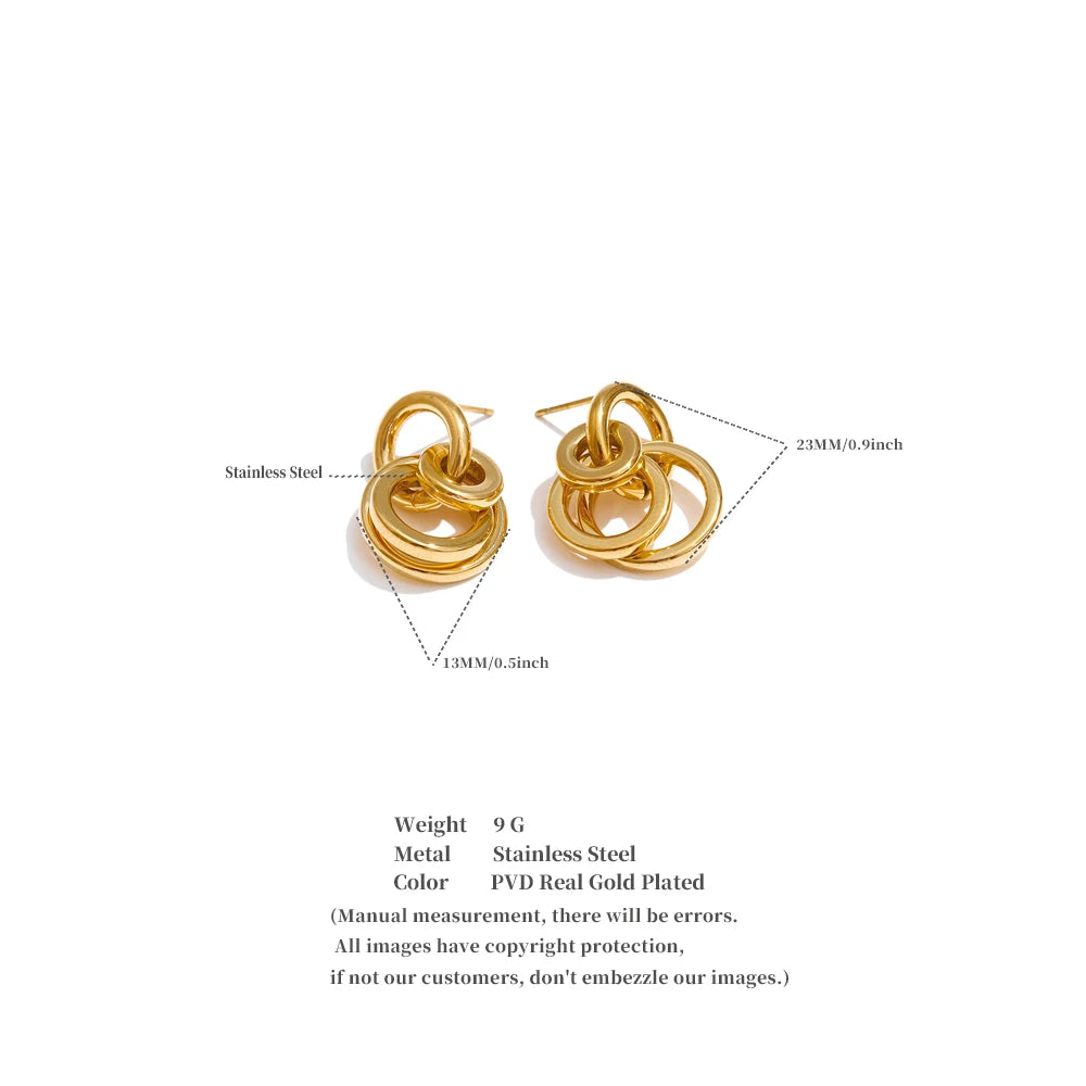 Geometric earrings in gold-plated stainless steel.