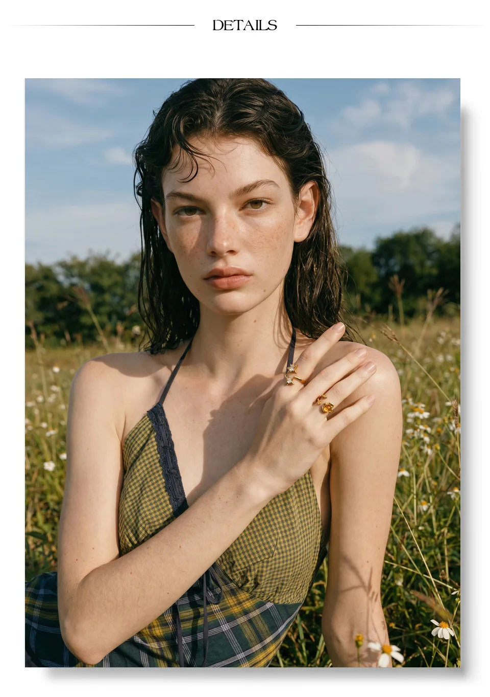 Cubic zirconia geometric ring in 18K gold-plated stainless steel with cubic zirconia.