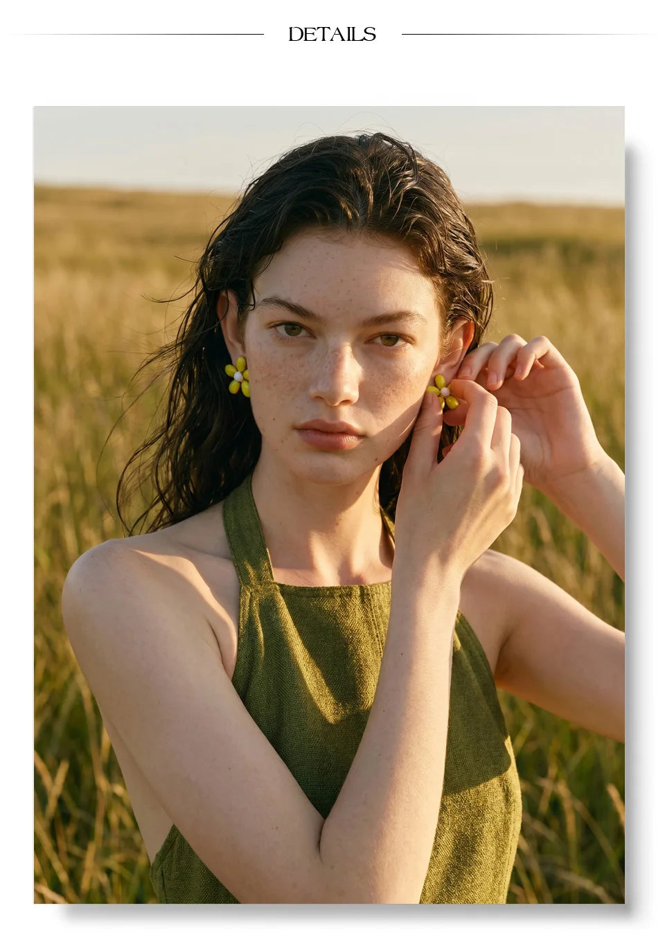 Green enamel flower earrings in gold-plated stainless steel with enamel.