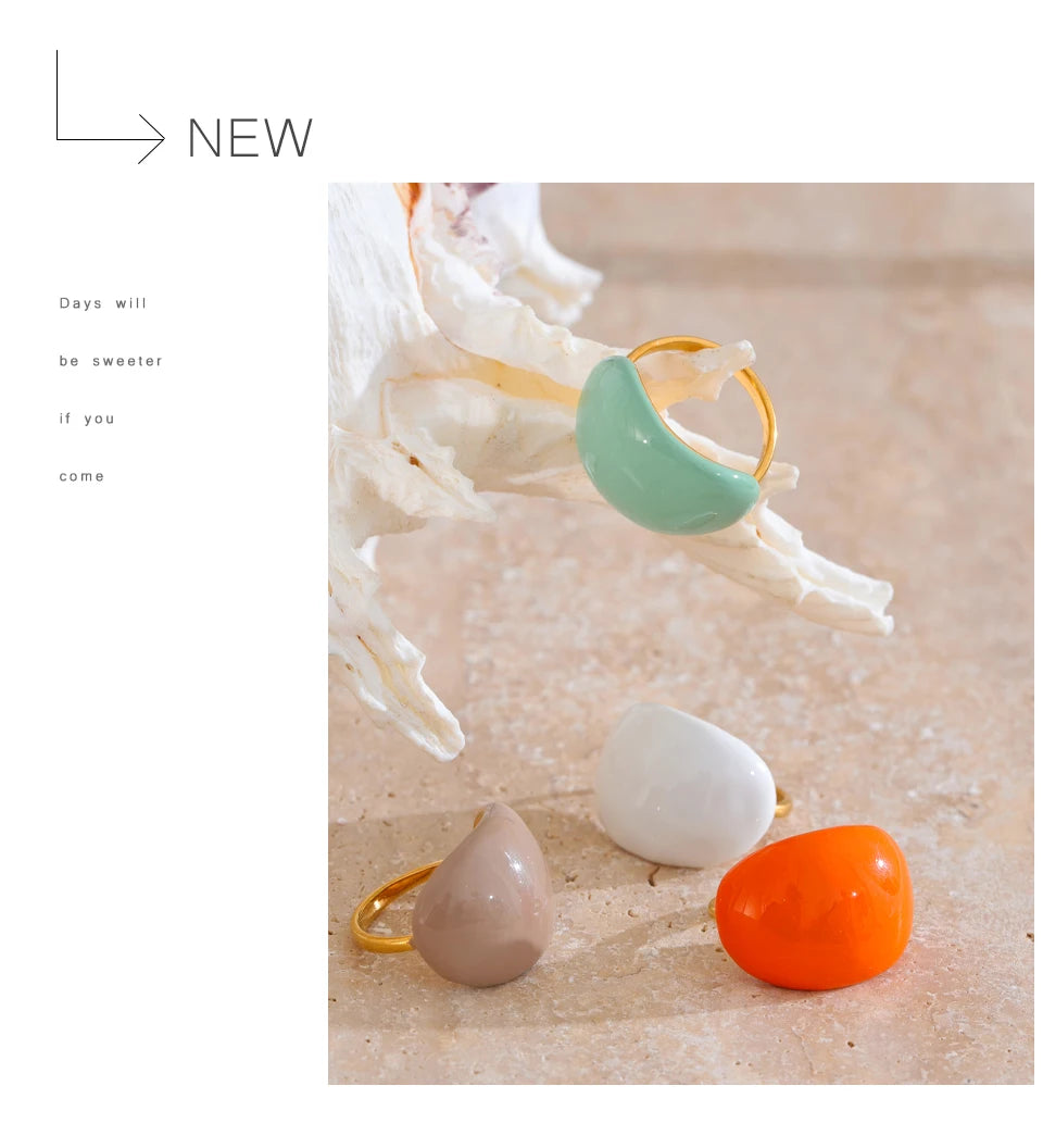 White enamel multi-color ring in 18K gold-plated stainless steel with enamel.
