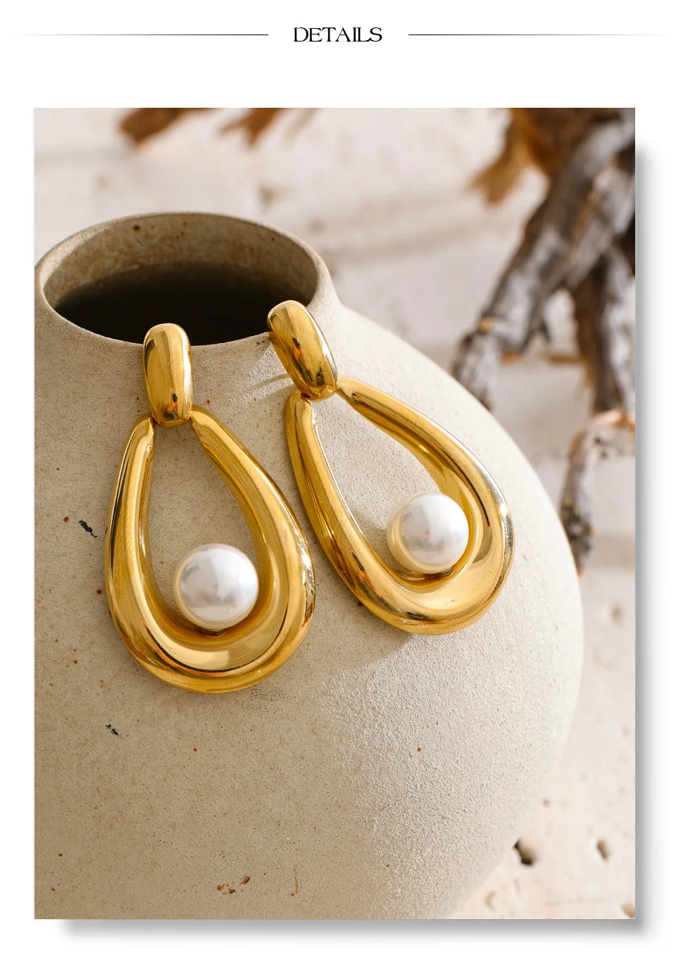 Pearl geometric earrings in gold-plated stainless steel with pearl.