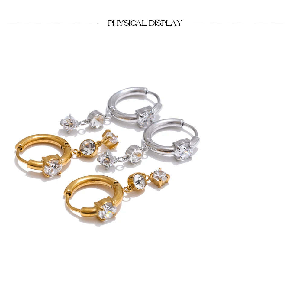 Cubic zirconia geometric earrings in gold-plated stainless steel with cubic zirconia.