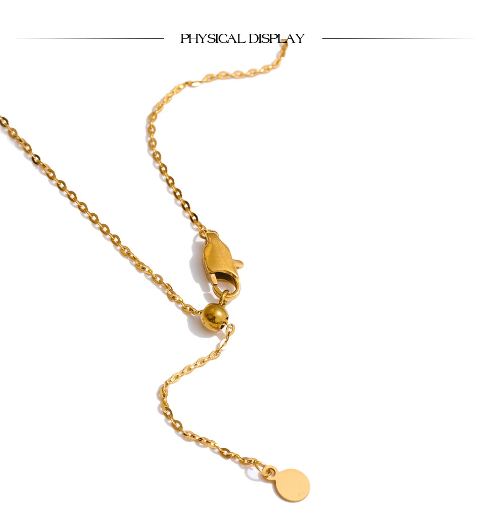 Geometric necklace in gold-plated stainless steel.