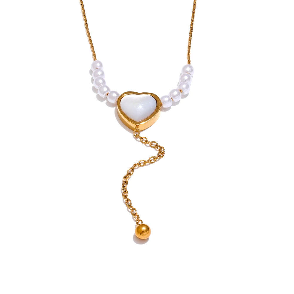 Pearl natural stone heart necklace in gold-plated stainless steel with pearl and natural stone.