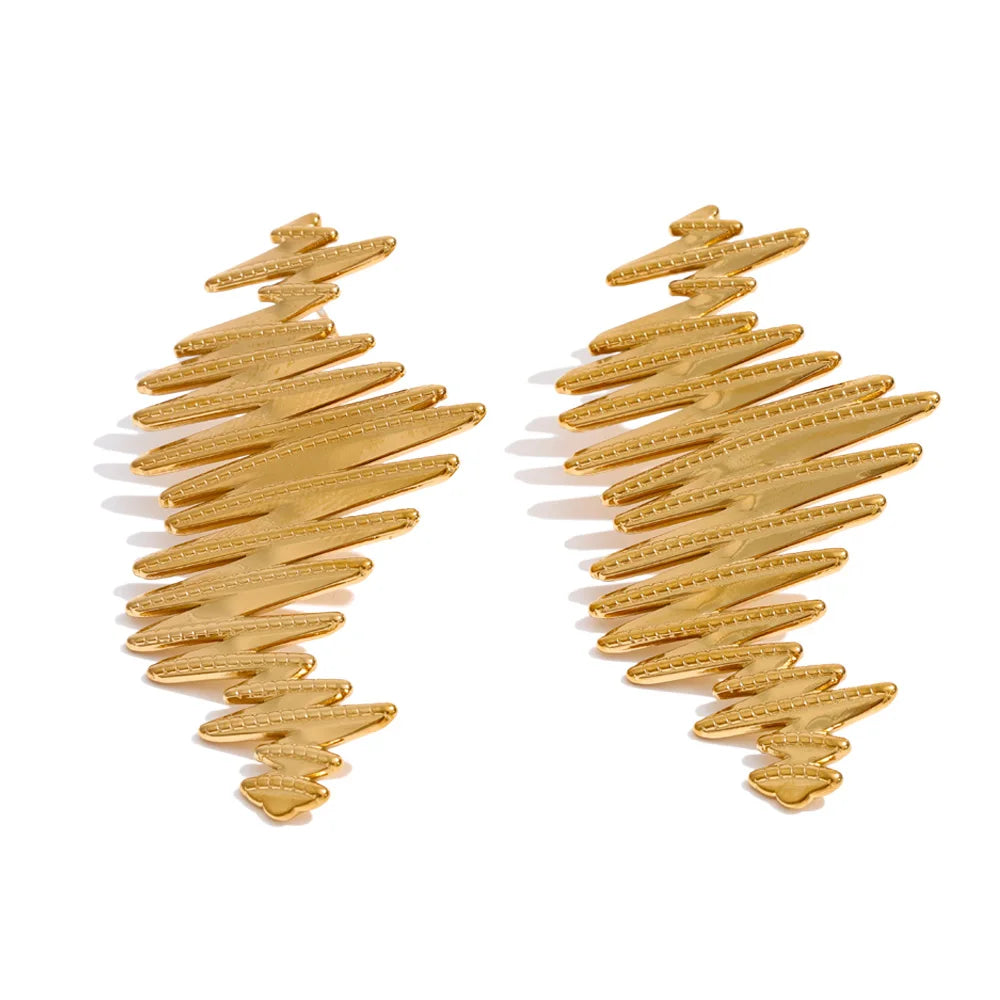 Geometric earrings in gold-plated stainless steel.