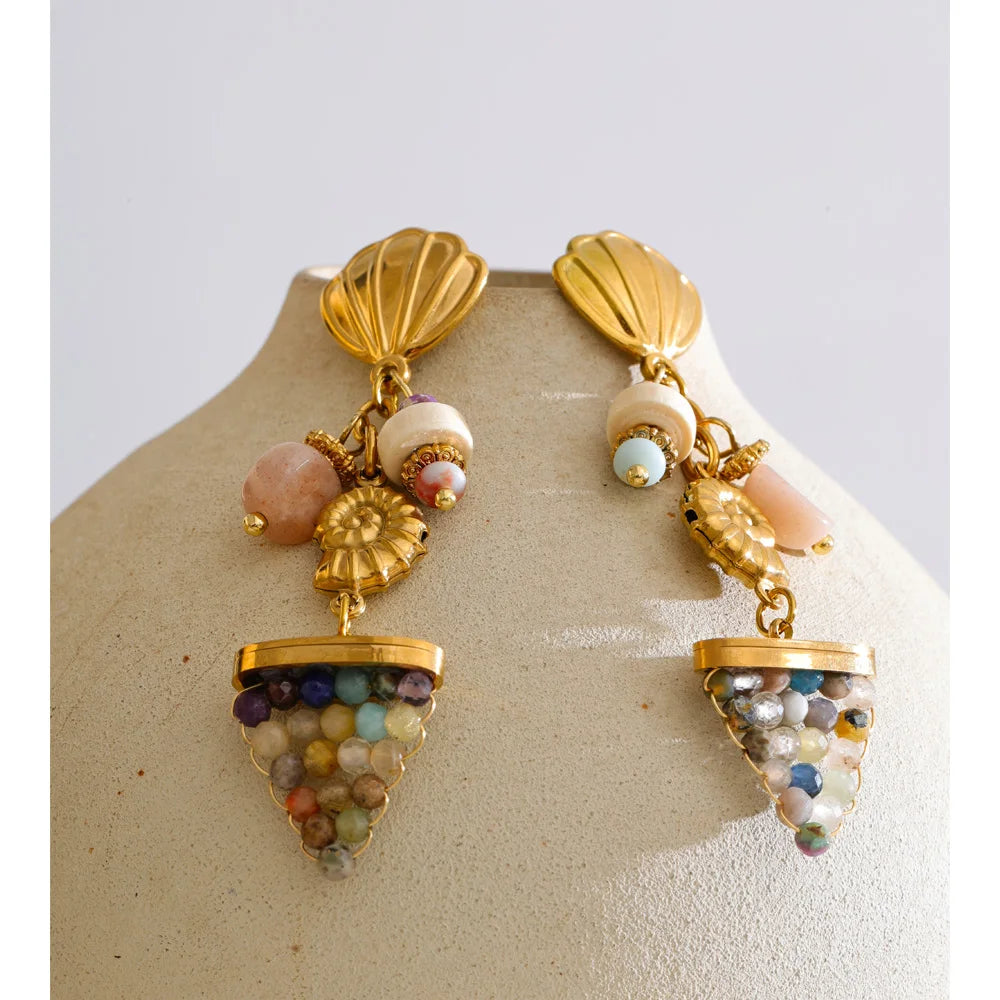 Shell natural stone geometric earrings in gold-plated stainless steel with natural stone and shell.