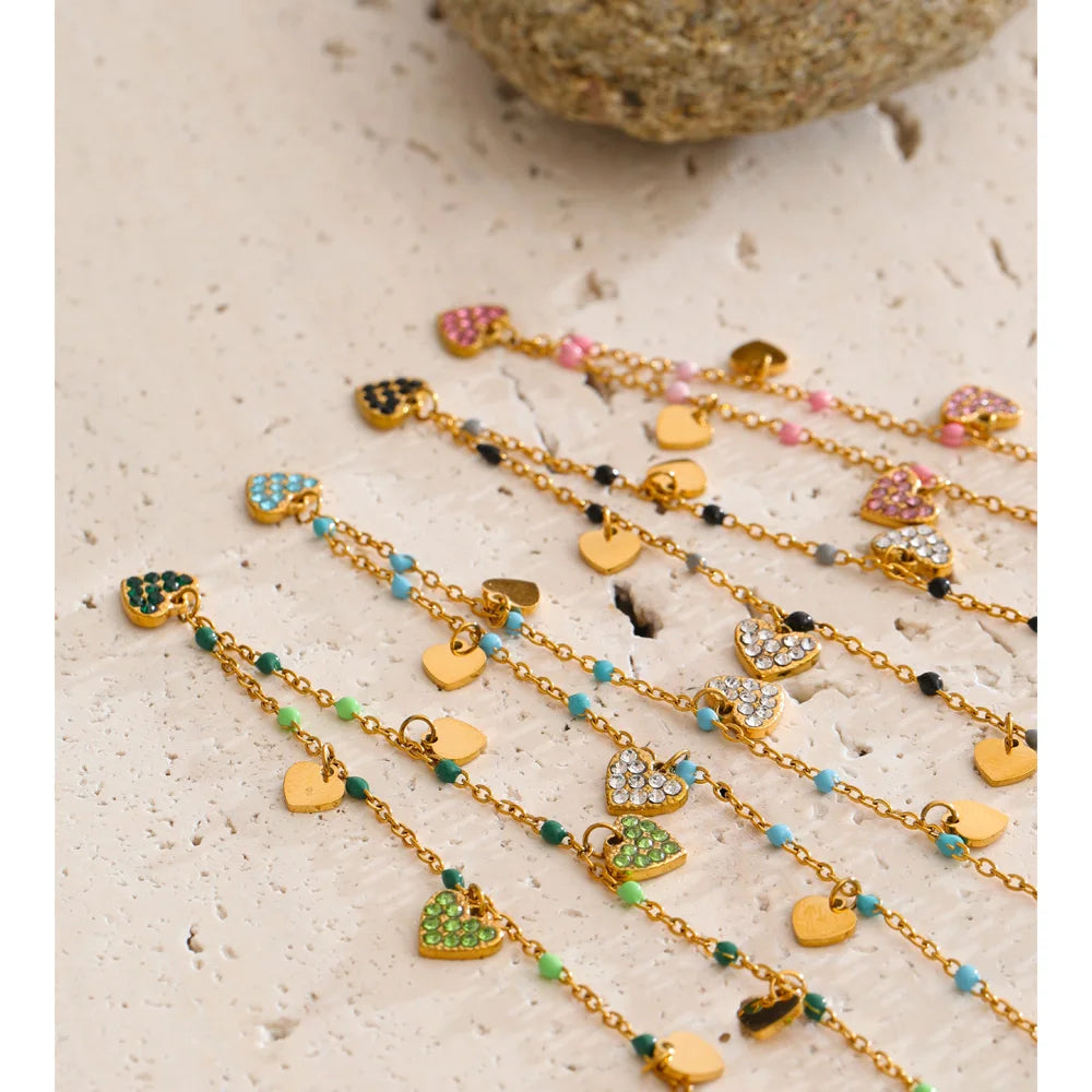 Crystal natural stone heart necklace in gold-plated stainless steel with natural stone and crystal.