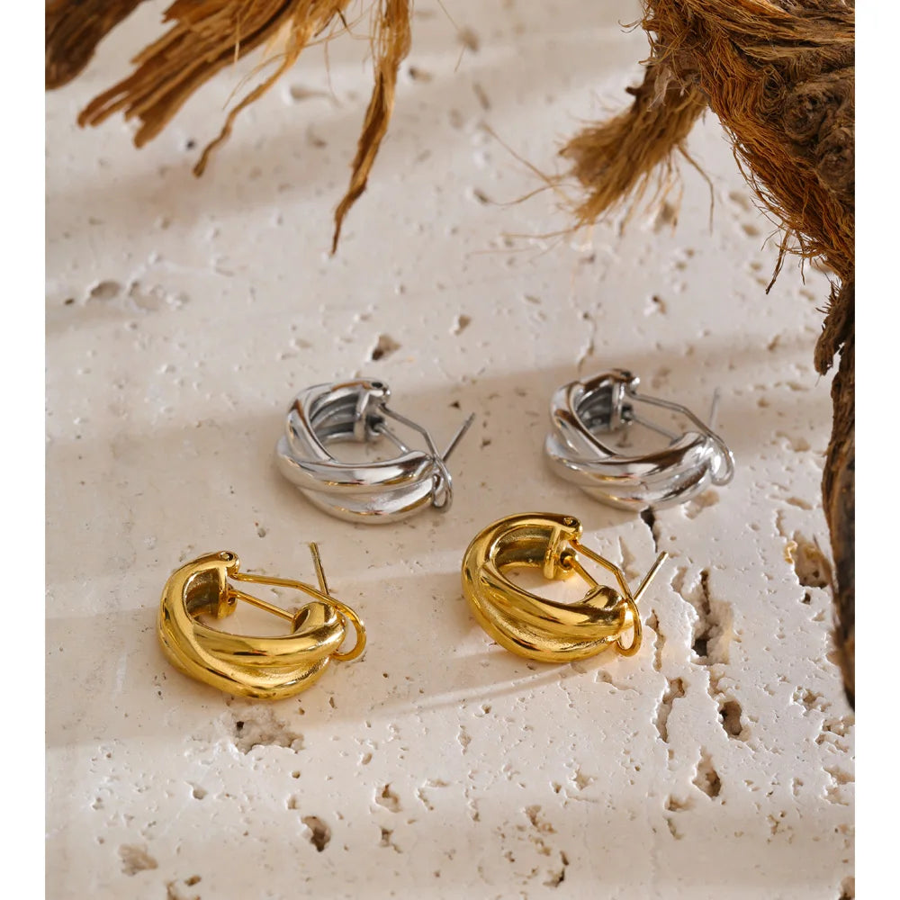 Vintage geometric earrings in gold-plated stainless steel.