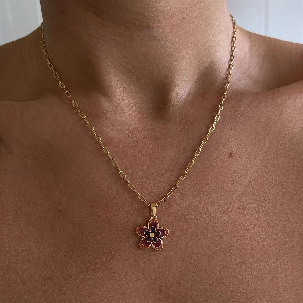 Versatile and fashionable multi-layer oil dripping flower pendant necklace charming women's jewelry