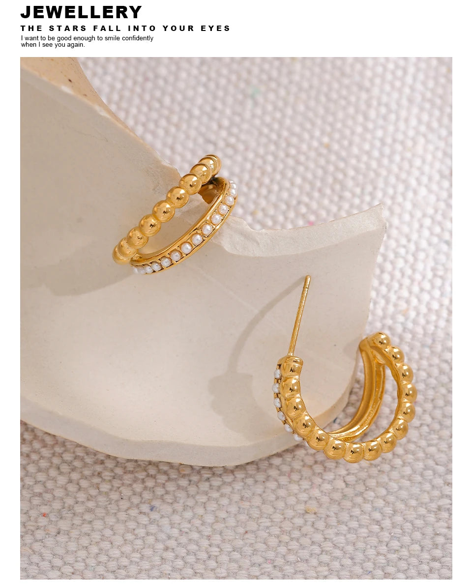 Pearl vintage geometric earrings in 18K gold-plated stainless steel with pearl.