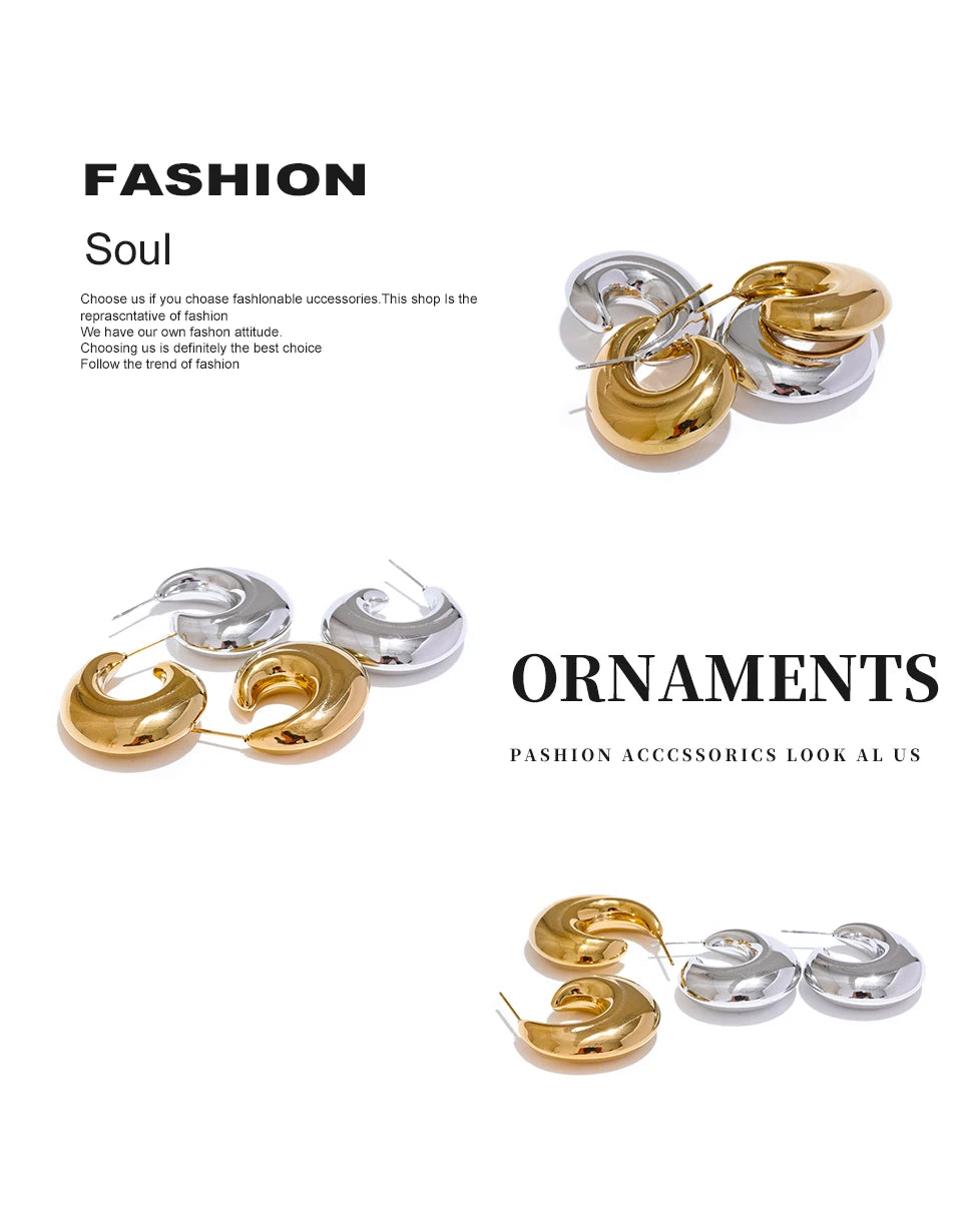 Geometric earrings in gold-plated stainless steel.