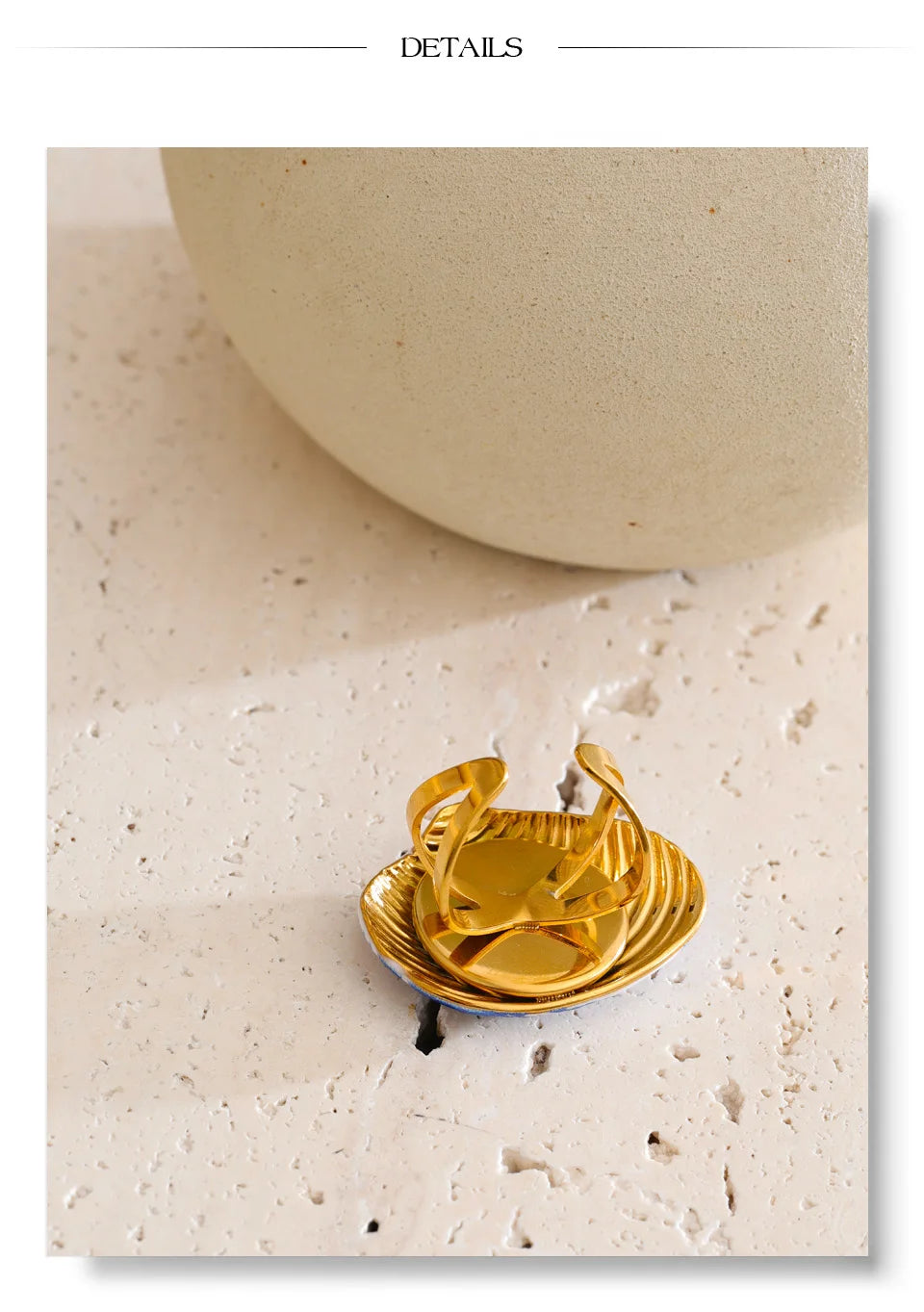 Shell enamel geometric ring in 18K gold-plated stainless steel with shell and enamel.