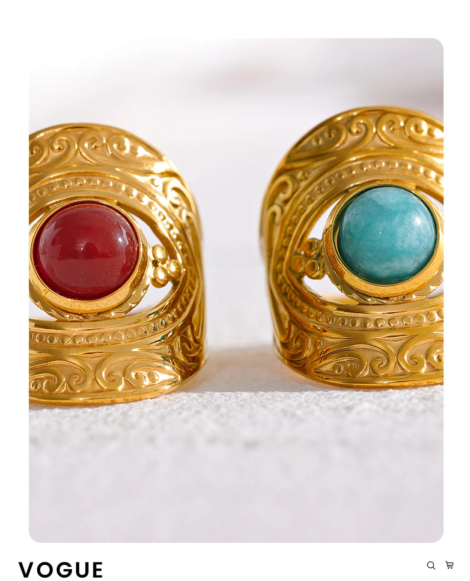 Red natural stone vintage ring in gold-plated stainless steel with natural stone.