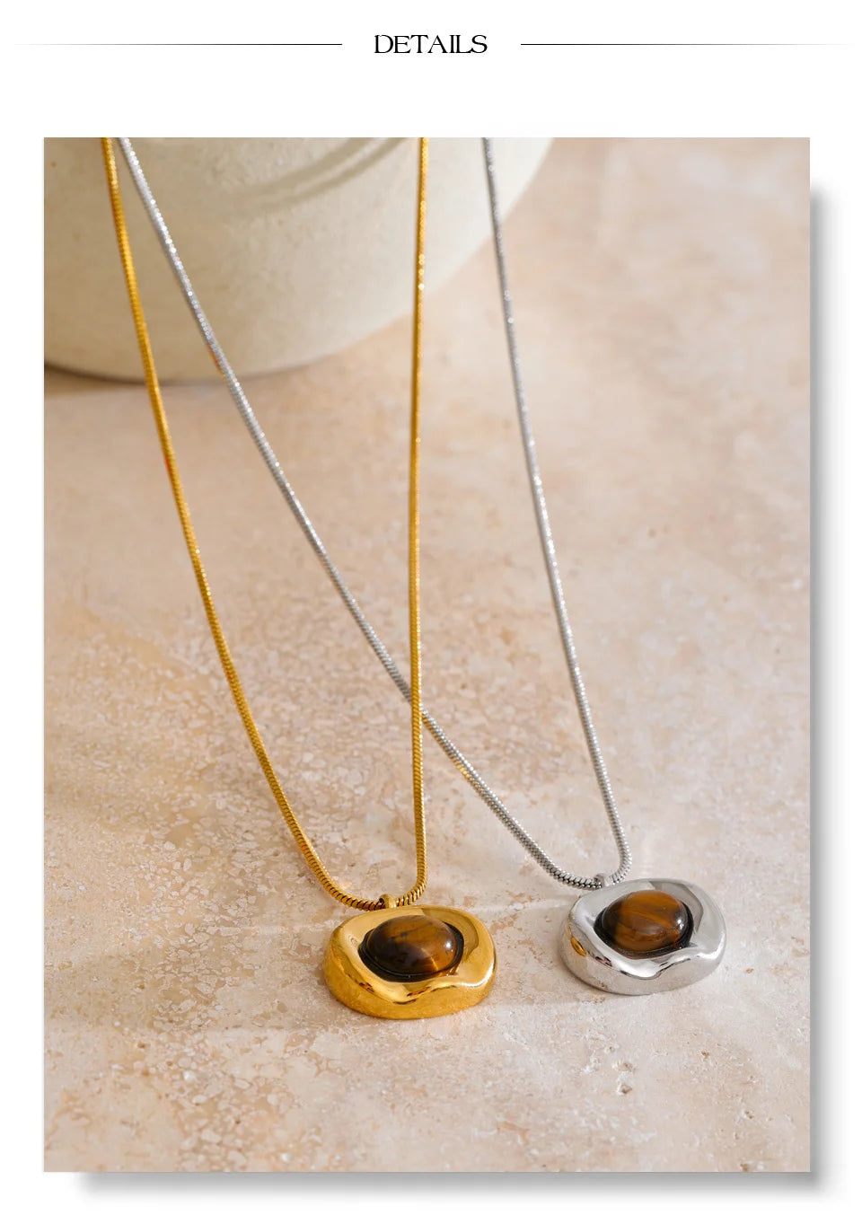 Natural stone geometric necklace in gold-plated stainless steel with natural stone.
