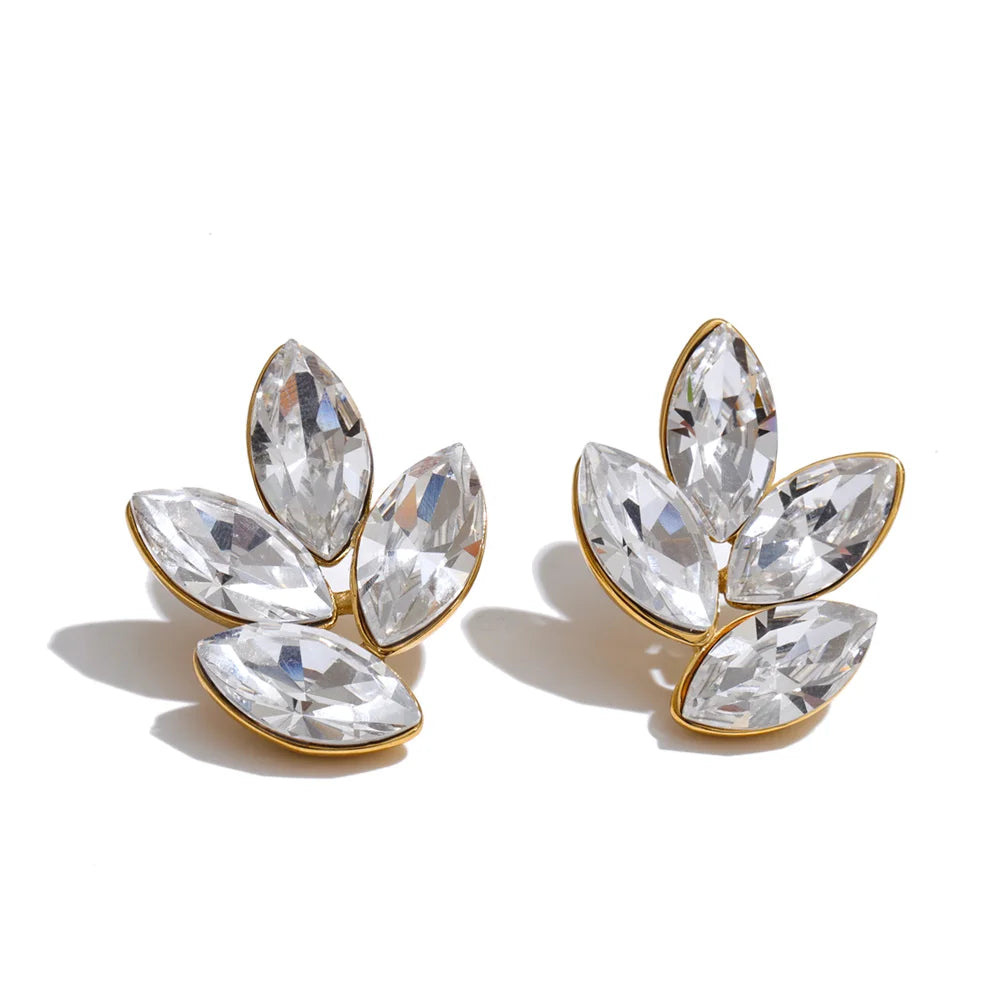 White crystal flower earrings in gold-plated stainless steel with crystal.