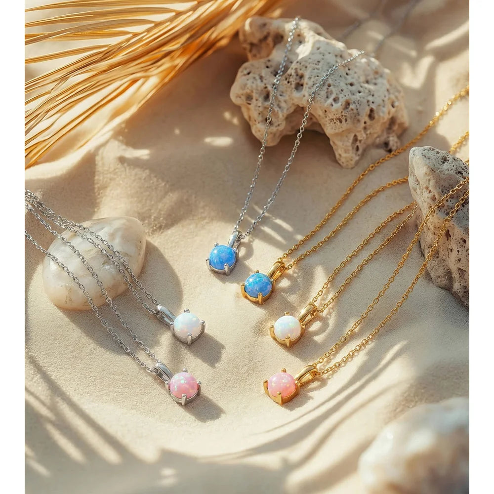 Natural stone geometric necklace in gold-plated stainless steel with natural stone.