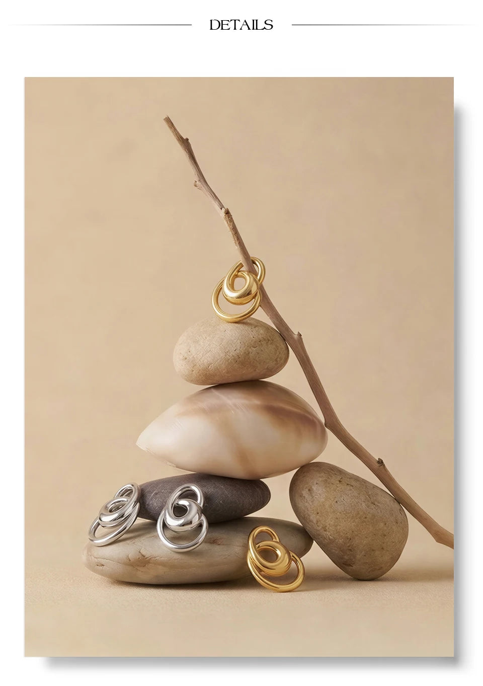 Geometric earrings in gold-plated stainless steel.