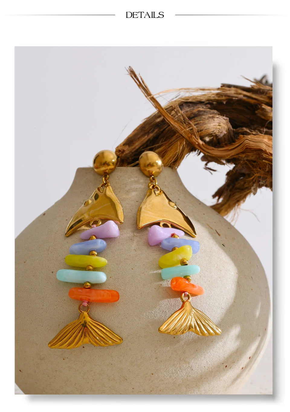 Resin multi-color geometric earrings in gold-plated stainless steel with resin.