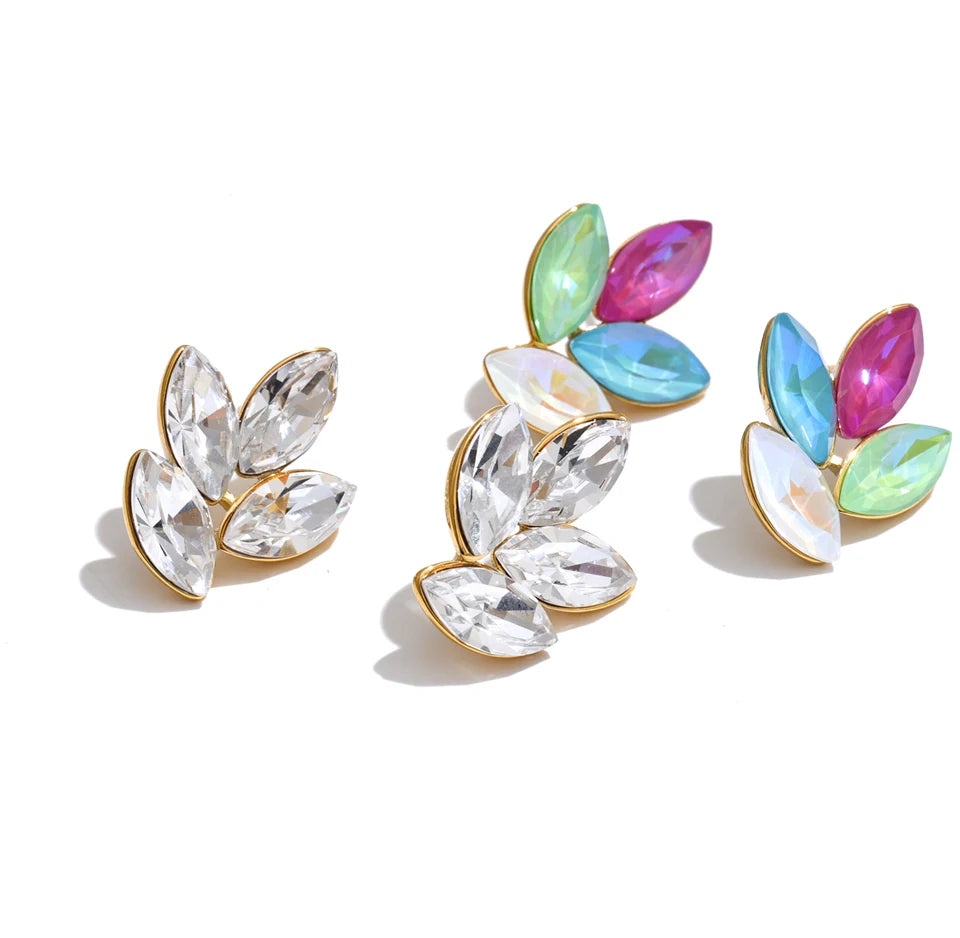 White crystal flower earrings in gold-plated stainless steel with crystal.