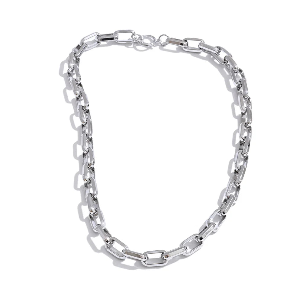 Geometric chain necklace in gold-plated stainless steel.