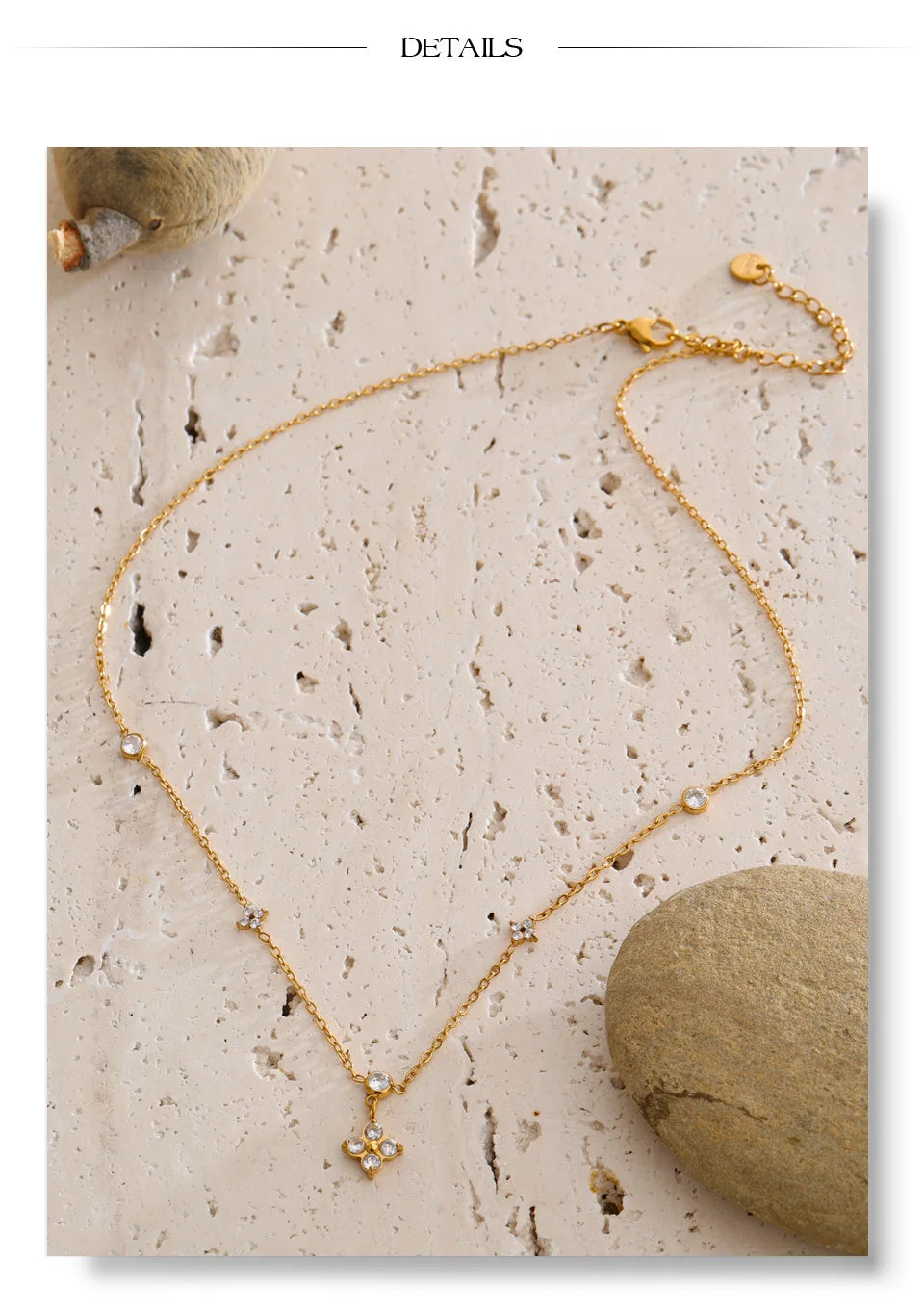 Cubic zirconia flower necklace in gold-plated stainless steel with cubic zirconia.