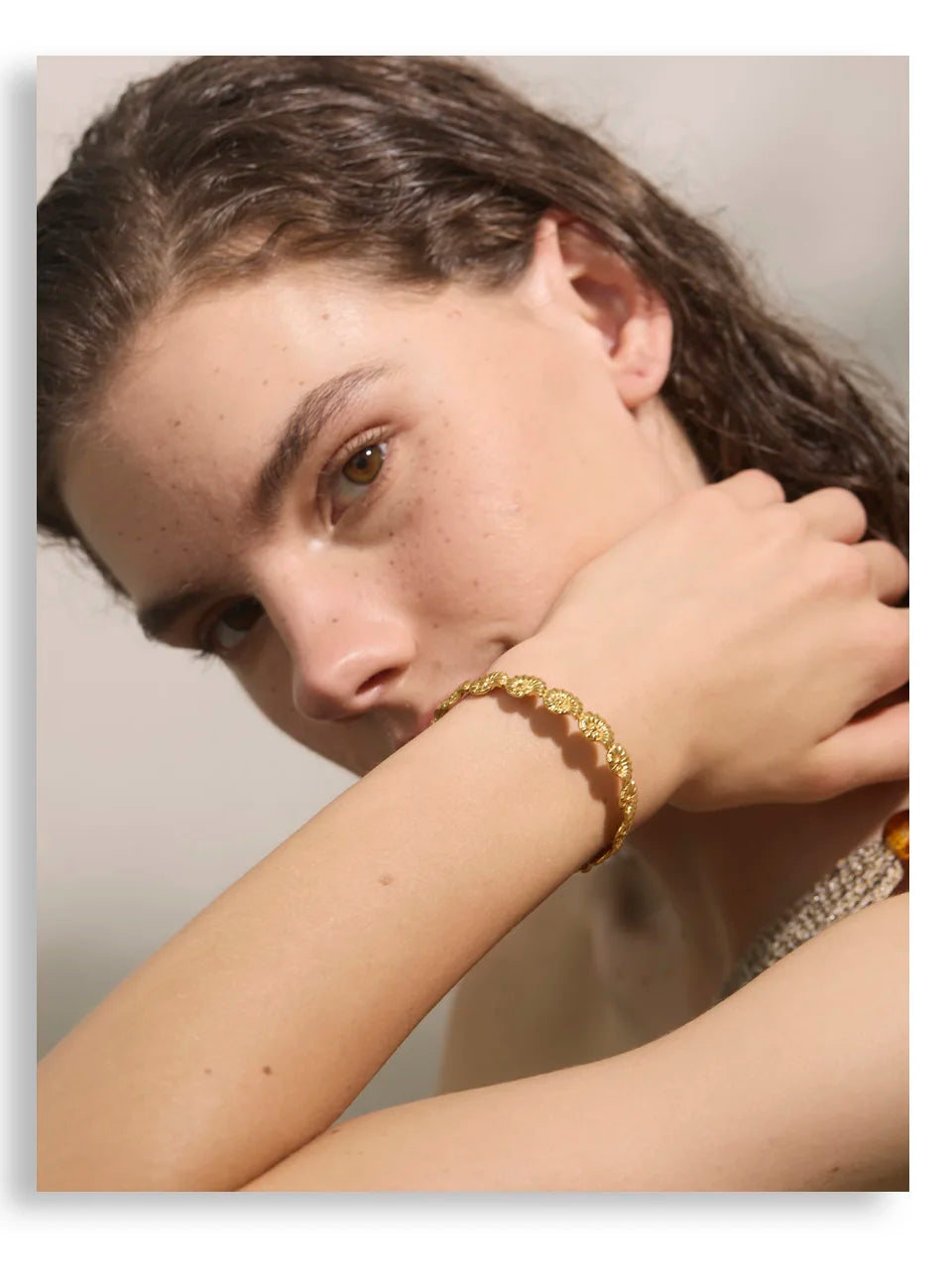 Shell Star Geometric Bracelet — Gold-Plated Stainless Steel with Shell · PS2123