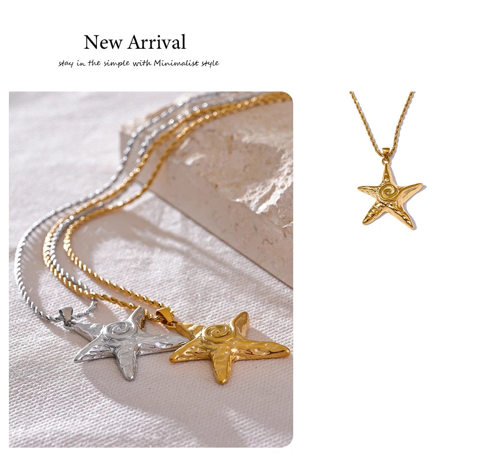 Star necklace in gold-plated 316L stainless steel.