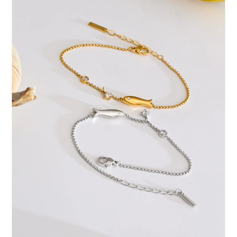 Cubic Zirconia Geometric Chain Bracelet — Gold-Plated Stainless Steel with Cubic Zirconia · PS1063