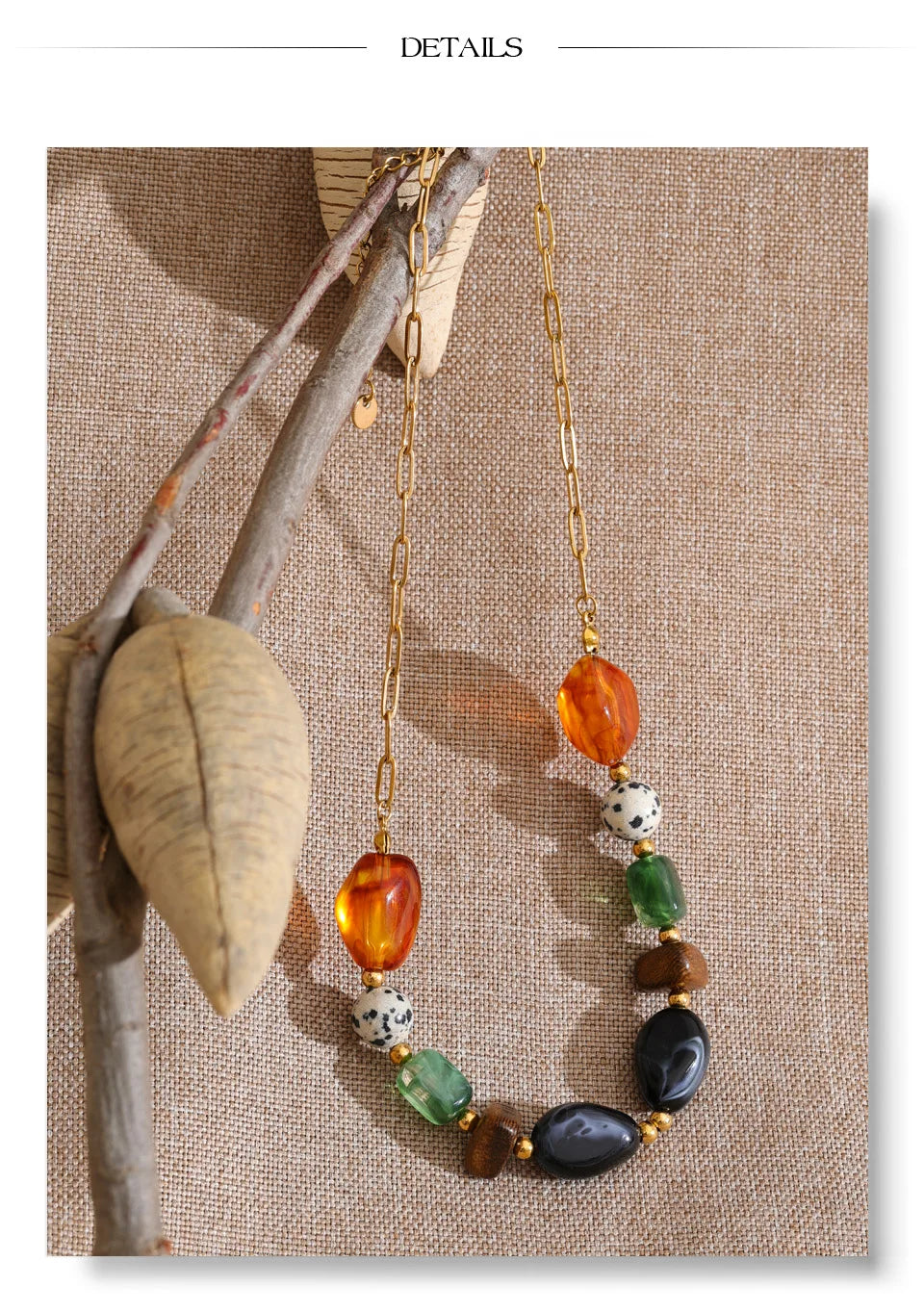 Resin natural stone beaded necklace in gold-plated stainless steel with natural stone and resin.