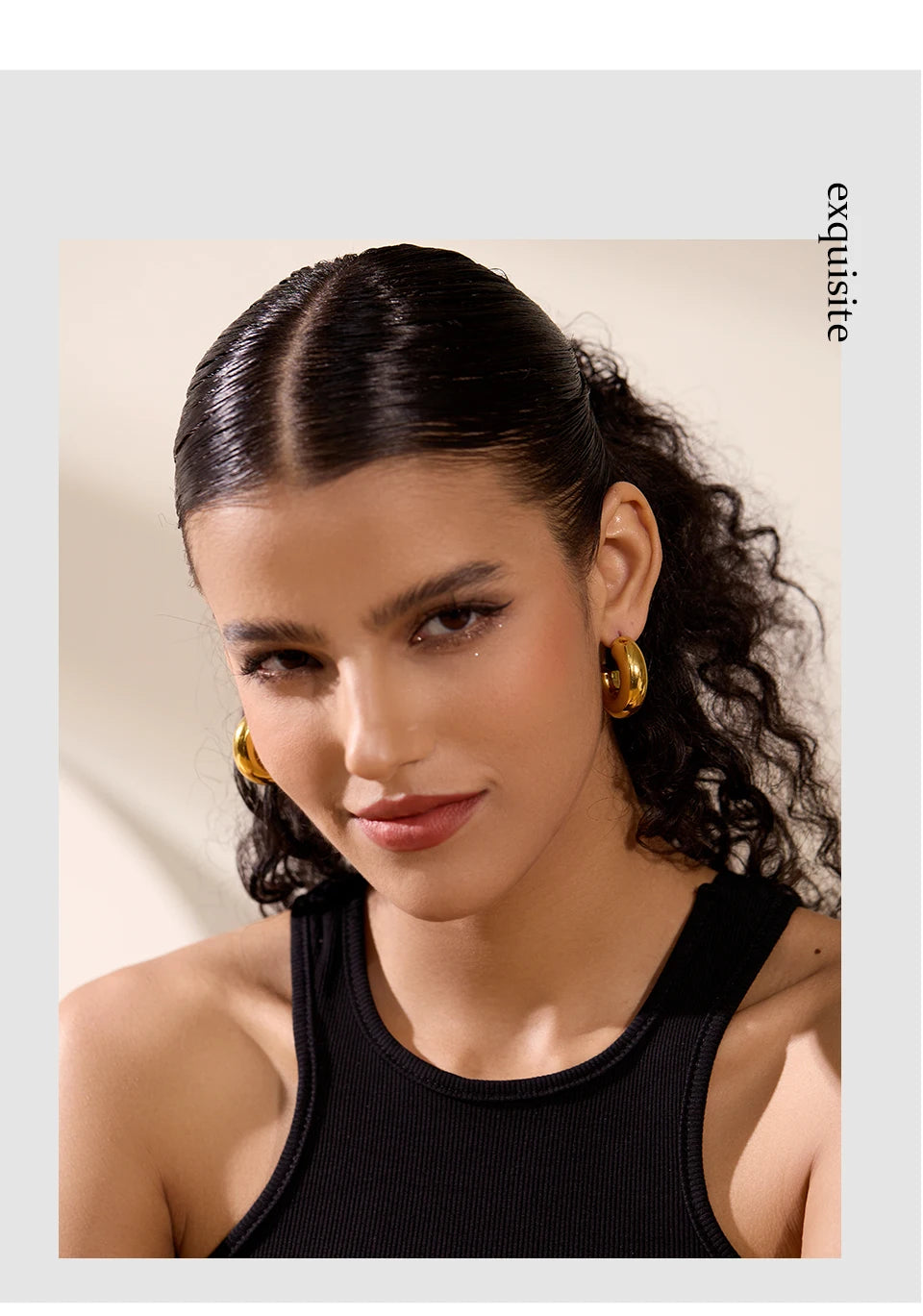 Geometric earrings in gold-plated stainless steel.