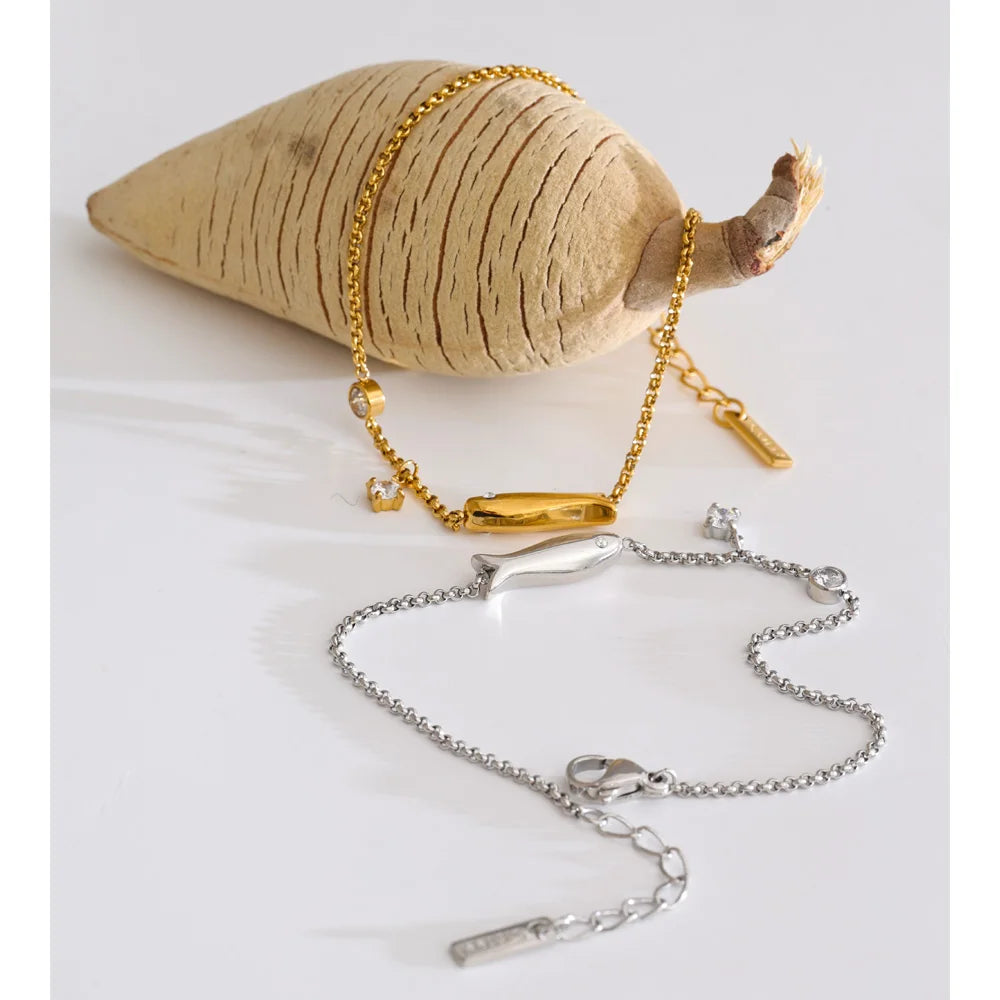 Cubic Zirconia Geometric Chain Bracelet — Gold-Plated Stainless Steel with Cubic Zirconia · PS1063