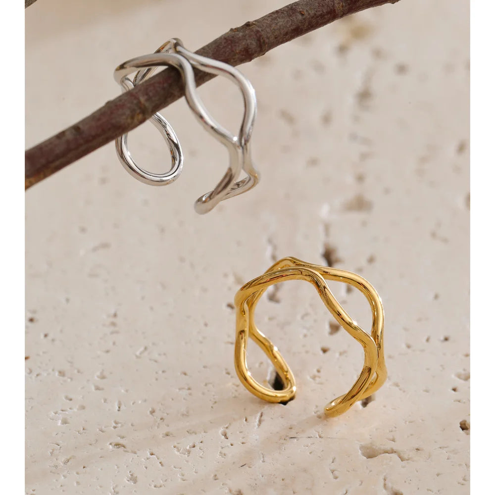Geometric ring in 18K gold-plated stainless steel.