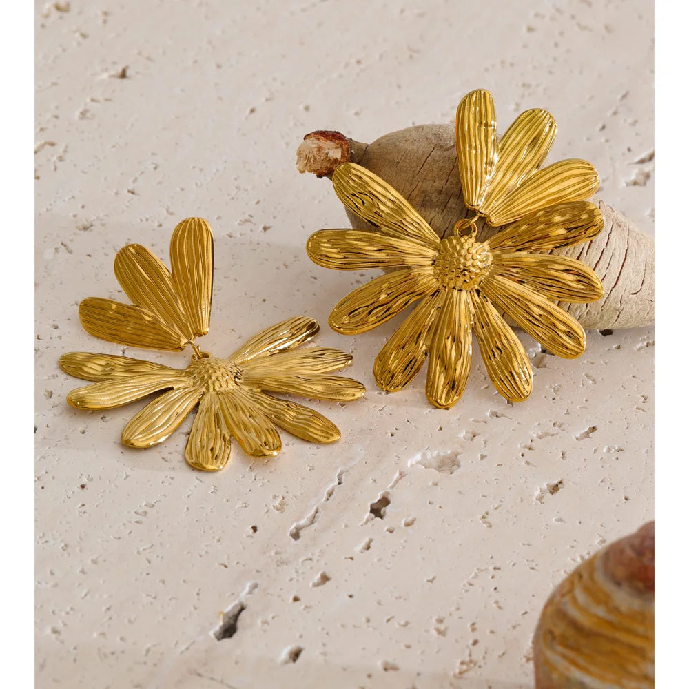 Flower Earrings — Gold-Plated Stainless Steel · PS1213