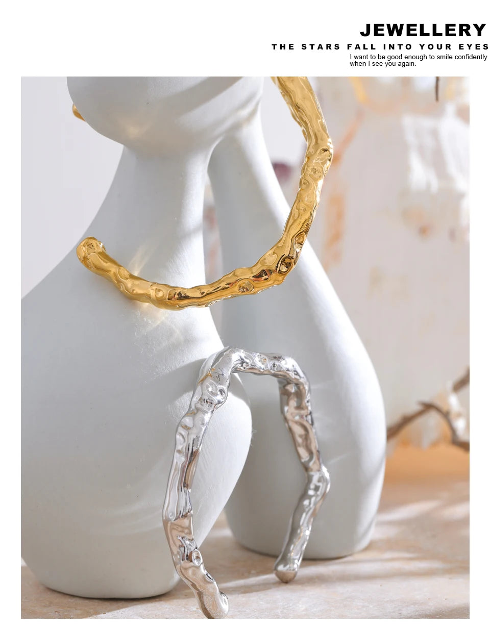 Hammered minimalist geometric bracelet in gold-plated stainless steel.