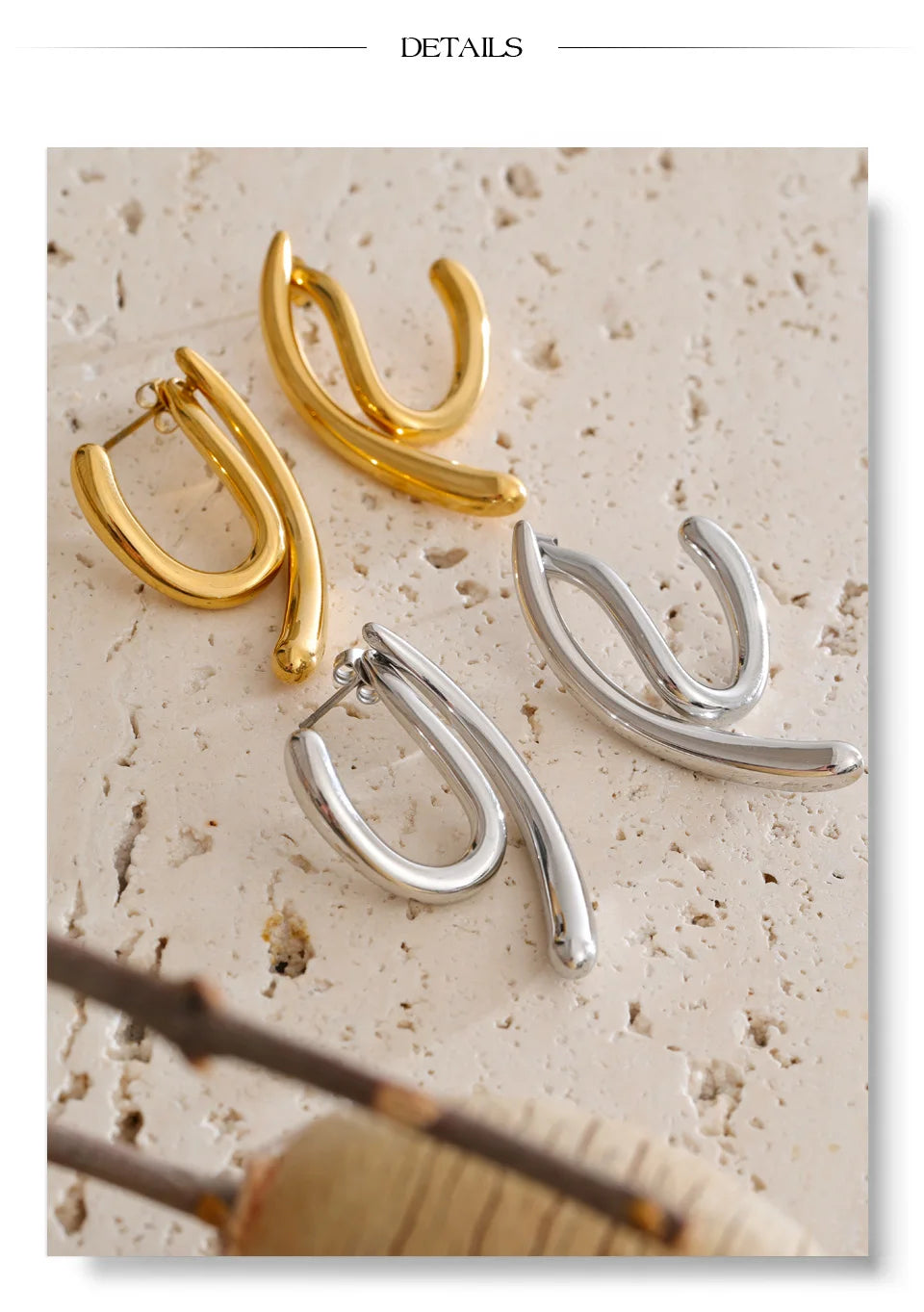 Geometric earrings in gold-plated stainless steel.