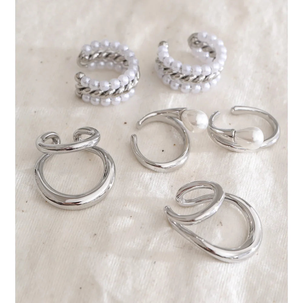 Geometric earrings in gold-plated stainless steel.