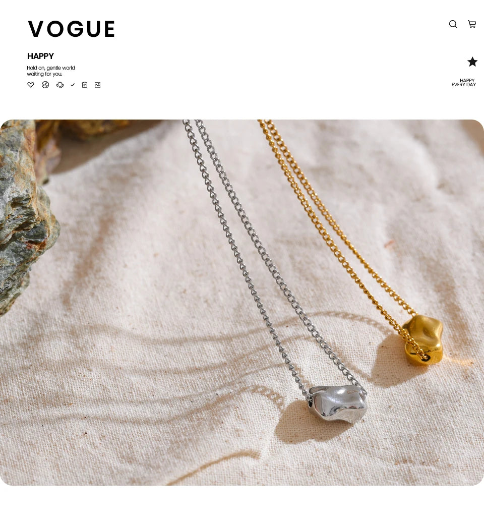 Hammered geometric necklace in gold-plated stainless steel.