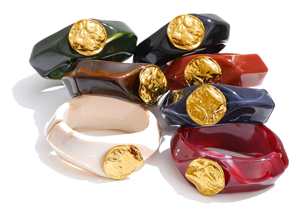 Resin multi-color geometric bracelet in gold-plated stainless steel with resin.