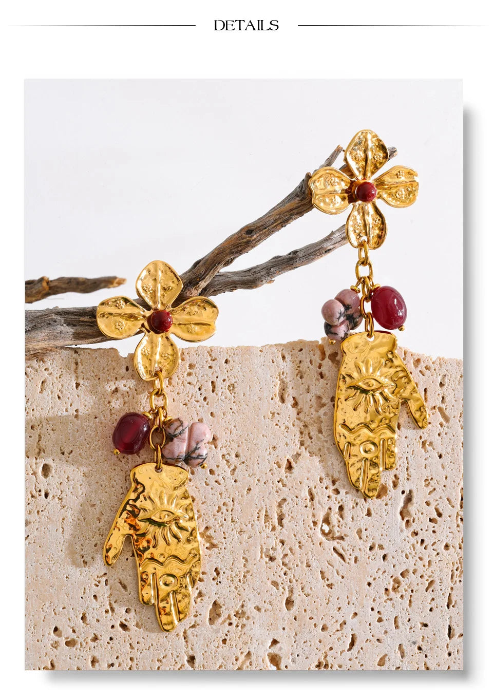 Flower earrings in gold-plated stainless steel.